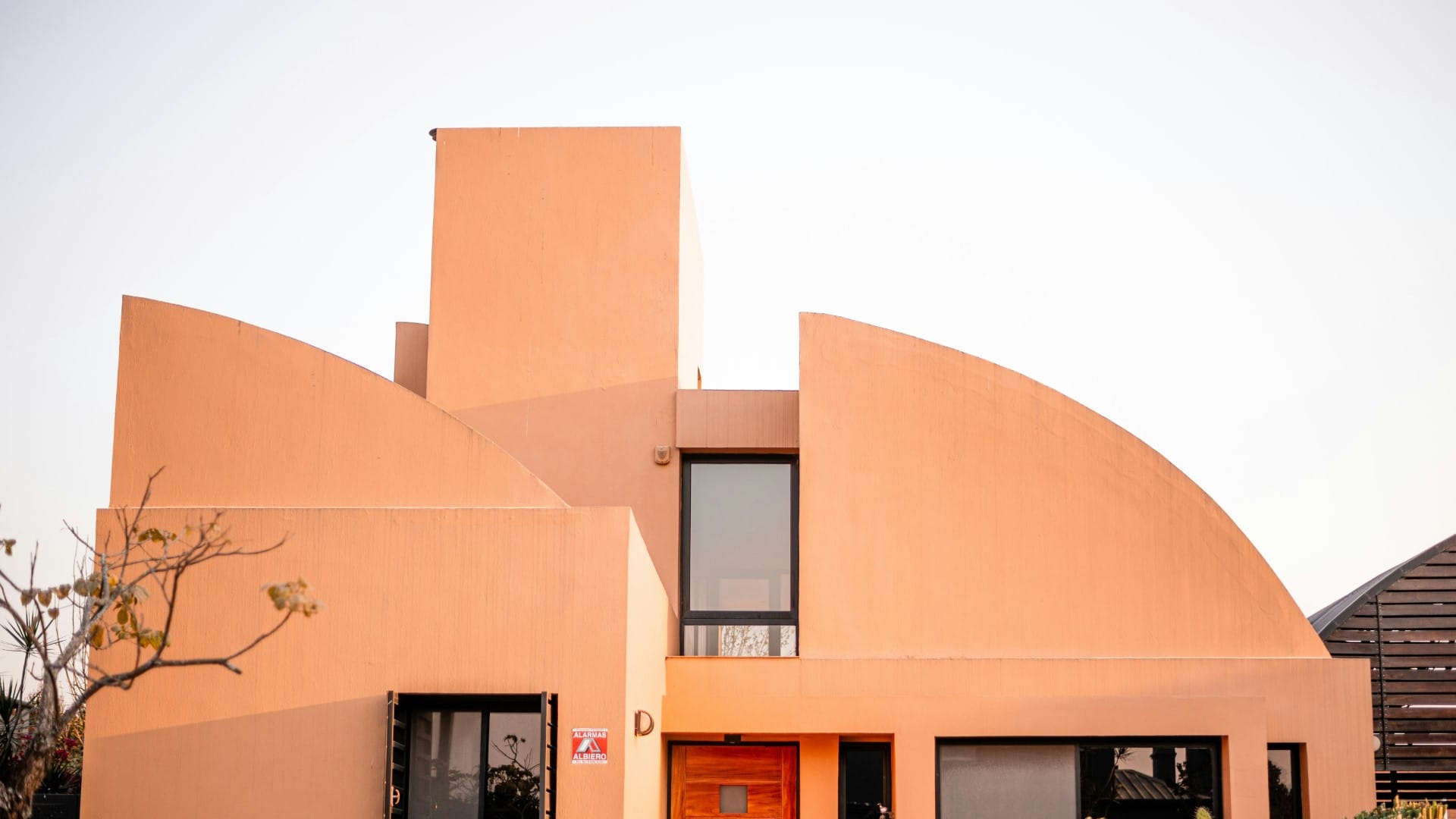 What changes with the new housing measures in Portugal? house facede